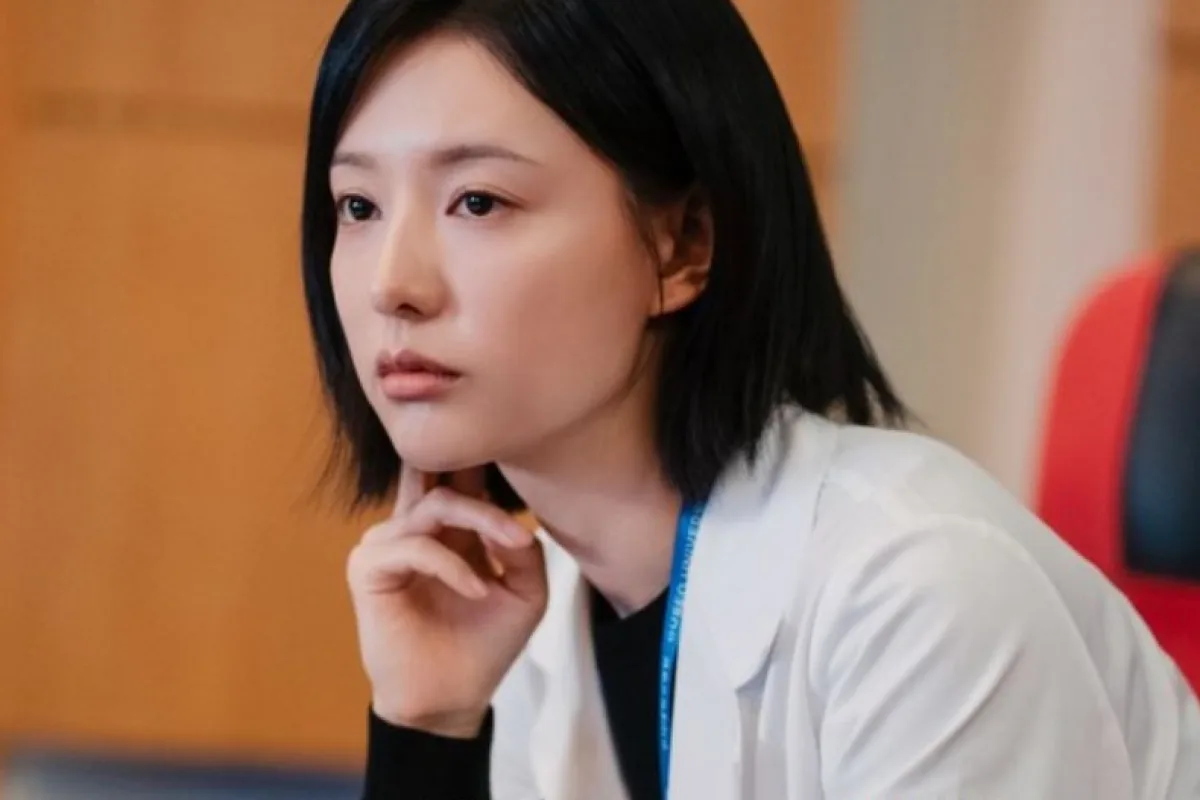 Kim Ji-Won Signe un Retour Triomphal avec Doctor X: Mafia In White (2026), Le Nouveau Phénomène Médical de SBS